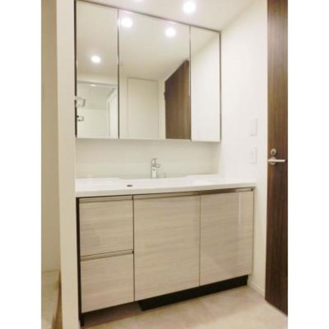 洗面設備　※写真は同タイプ住戸です。