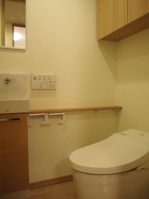 トイレ　清潔感のあるトイレです