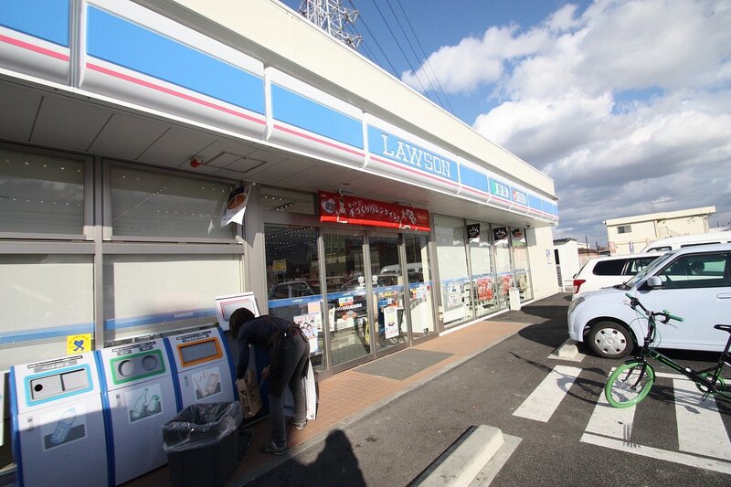 コンビニ　ローソン北名古屋法成寺店（コンビニ）まで685m