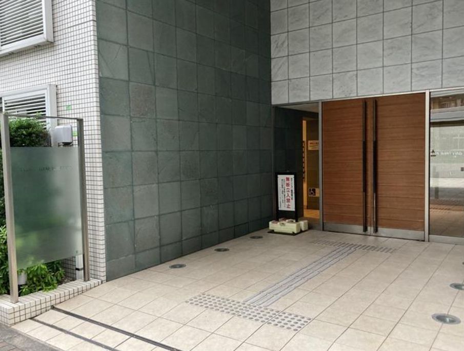 エントランス　ゆとりのあるエントランスです