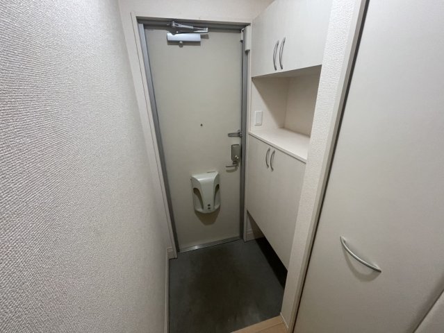 玄関　※室内画像は別号室のもの