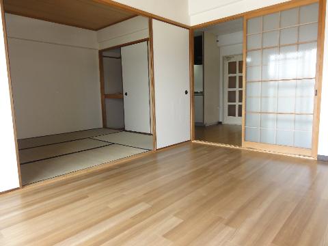 ＪＲ奈良線 宇治駅 徒歩6分 6階建 築38年の居間写真