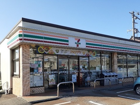 コンビニ　セブンイレブン下轡田店（コンビニ）まで70m