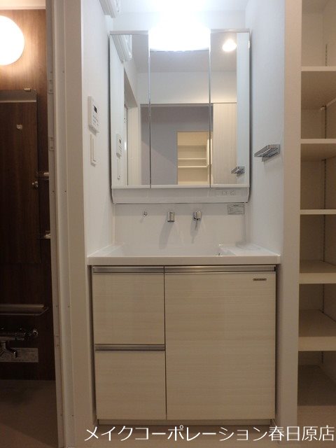 洗面設備　写真は同型タイプ