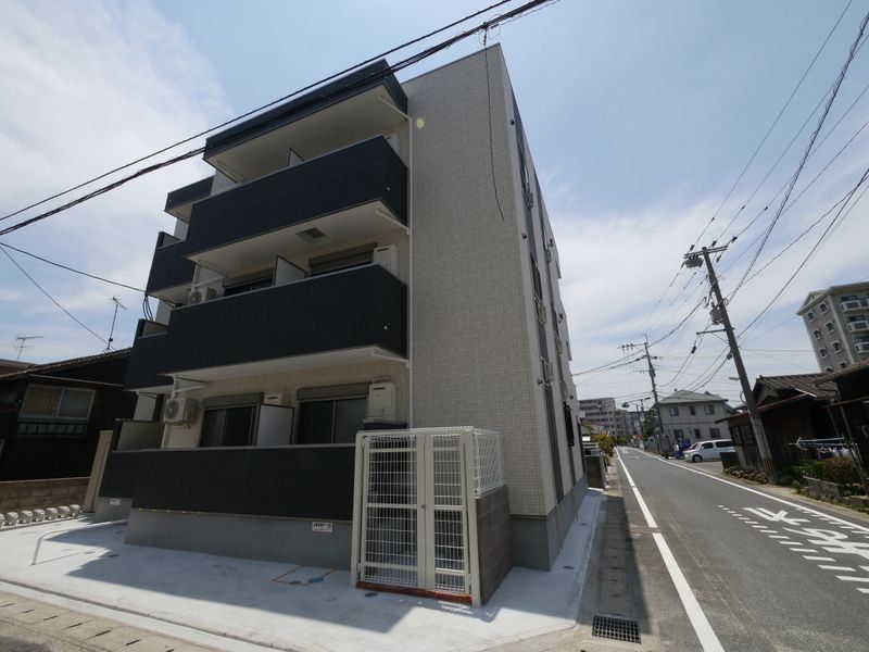 ＪＲ鹿児島本線 南福岡駅 徒歩9分 3階建 築9年の外観写真