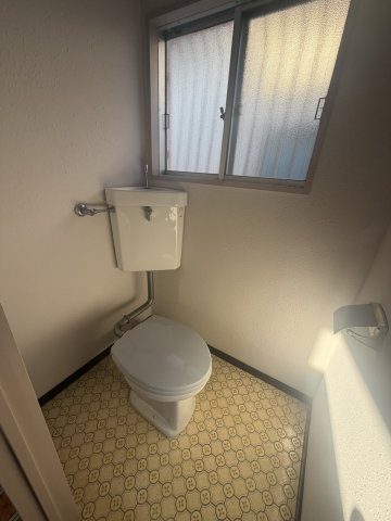 ＪＲ山手線 巣鴨駅 徒歩7分 2階建 築46年のトイレ写真