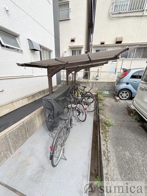 その他共有部分　屋根付き駐輪場が嬉しいです♪♪