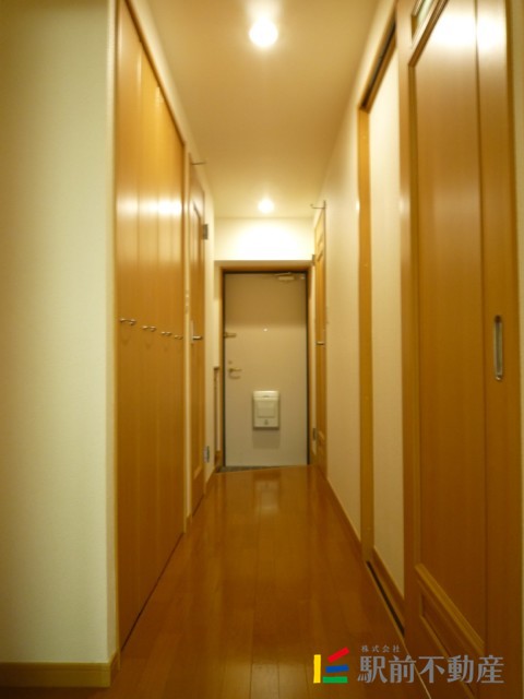 玄関　写真は同タイプ別部屋
