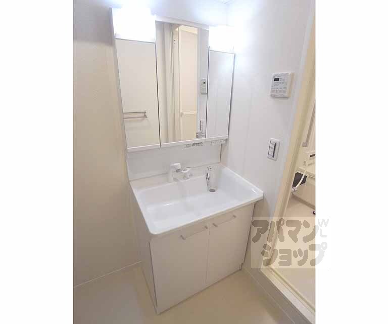 その他設備　独立洗面台です・