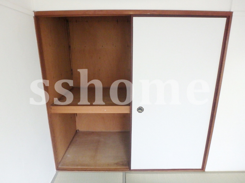 収納　奥行きのある押入タイプ