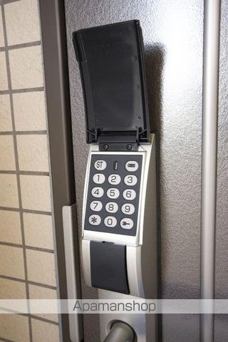 東急田園都市線 つきみ野駅 徒歩9分 3階建 築19年の玄関写真