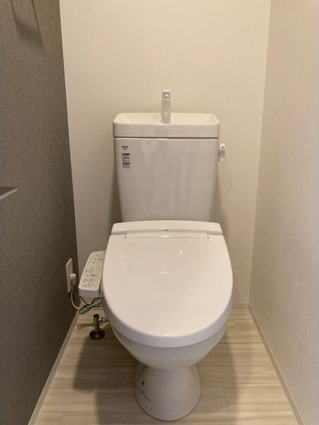 あおなみ線 ささしまライブ駅 徒歩13分 14階建 築5年のトイレ写真