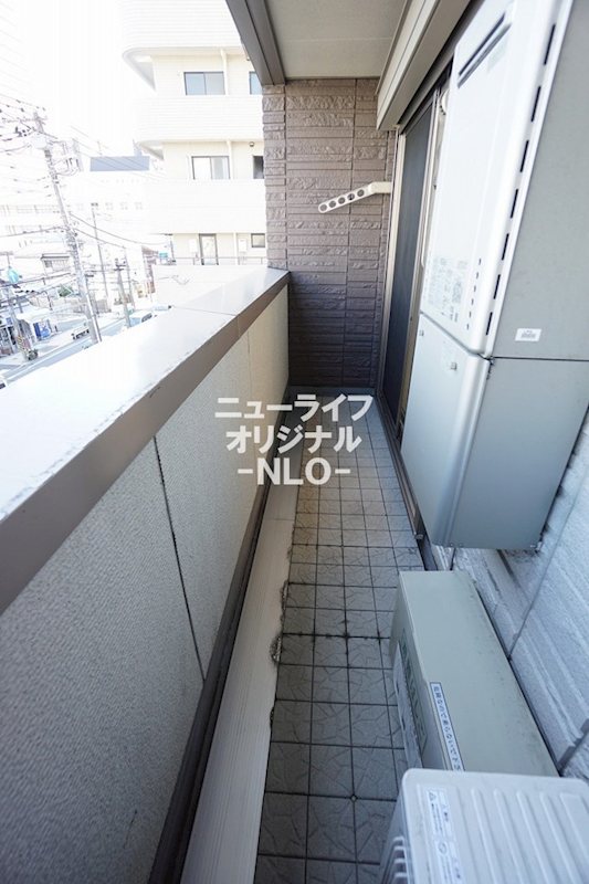 バルコニー　開放感があり、洗濯物もよく乾きそうです☆