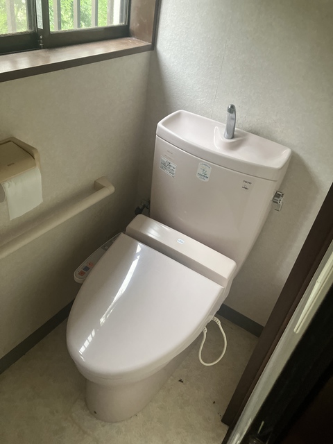 京急本線 堀ノ内駅 徒歩6分 2階建 築56年のトイレ写真