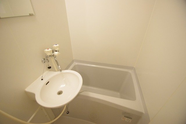 レオパレスヴァンIIの風呂写真