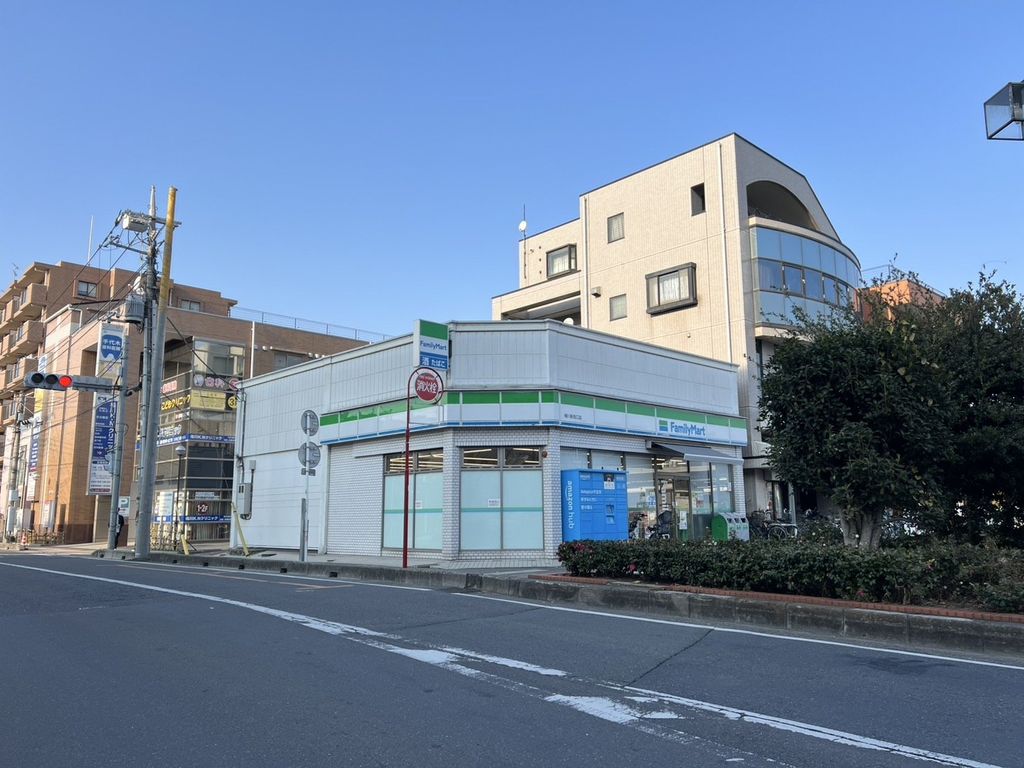 コンビニ　ファミリーマート桶川駅西口店（コンビニ）まで1590m