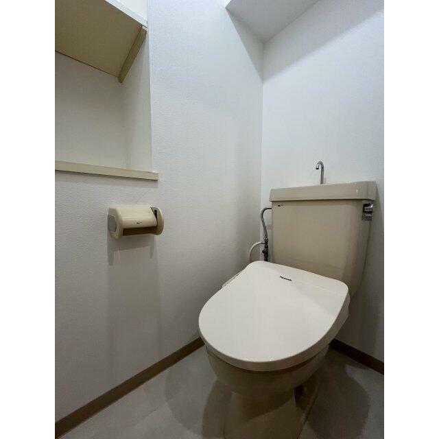 クリオ神奈川新町弐番館のトイレ写真