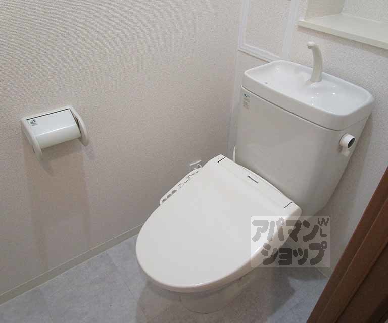 トイレ　１０２号室の写真です。