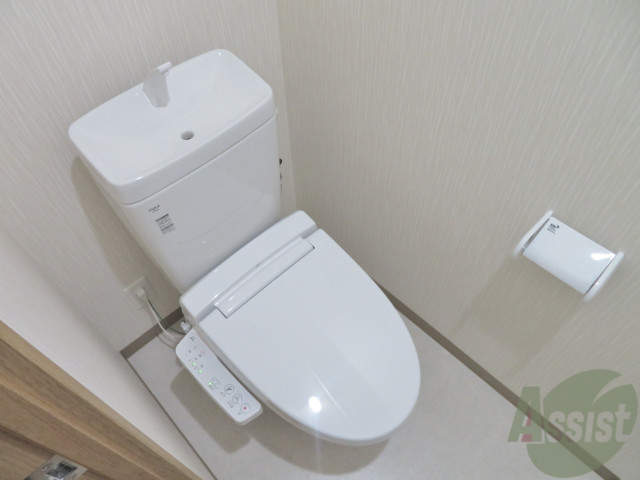 トイレ　ウォシュレット機能がついたトイレです。安心して使用できますね