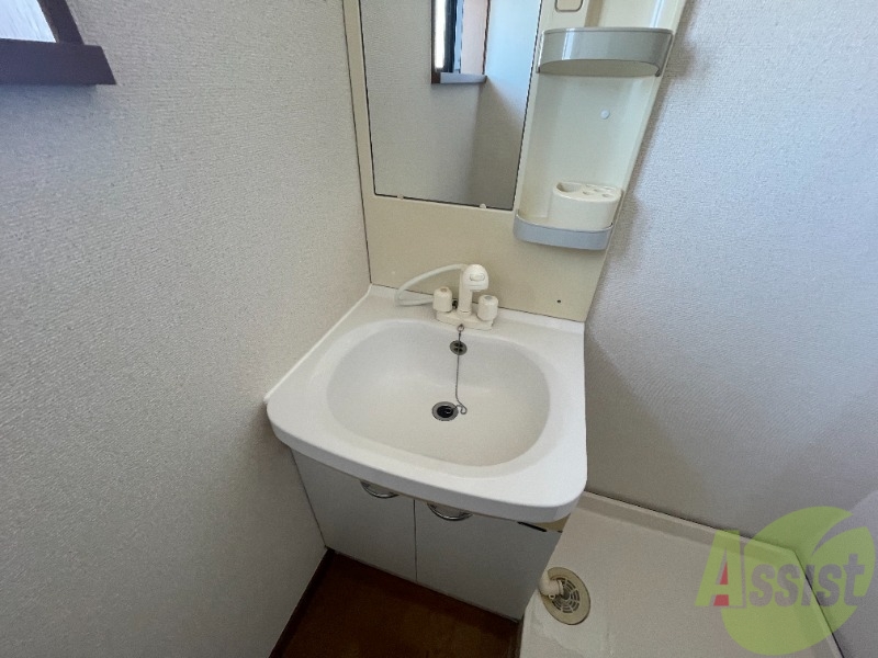 洗面設備　洗面台は独立洗面台になります。毎日の暮らしが快適になりますね