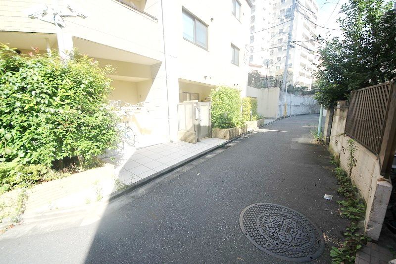 エントランス　庭
