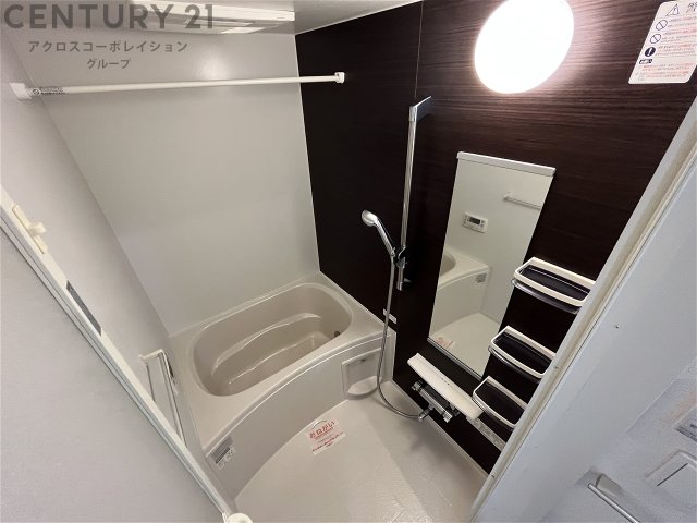 バス・シャワールーム　浴室乾燥機付きで便利です♪