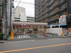 コンビニ　セブンイレブン川崎小川町店（コンビニ）まで181m