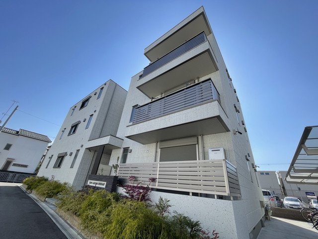 シャロームナカムラ3番館南棟の外観写真