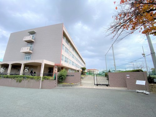 高校・高専　私立賢明学院高校（高校・高専）まで569m