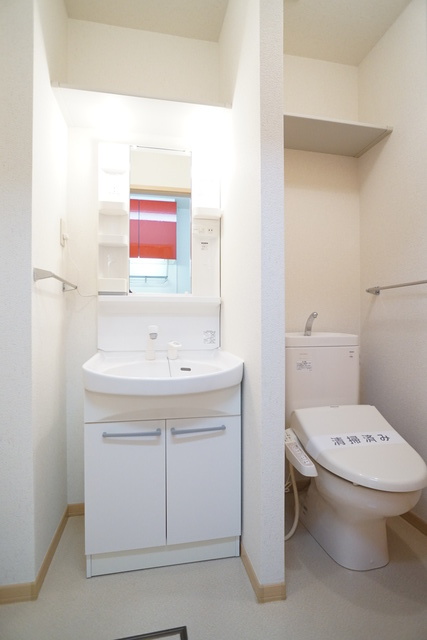 洗面設備　※同タイプ別号室参考写真