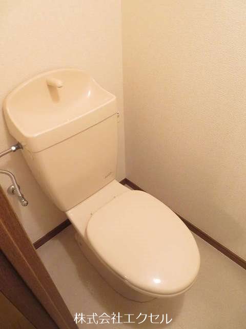 京王相模原線 京王堀之内駅 徒歩10分 4階建 築26年のトイレ写真