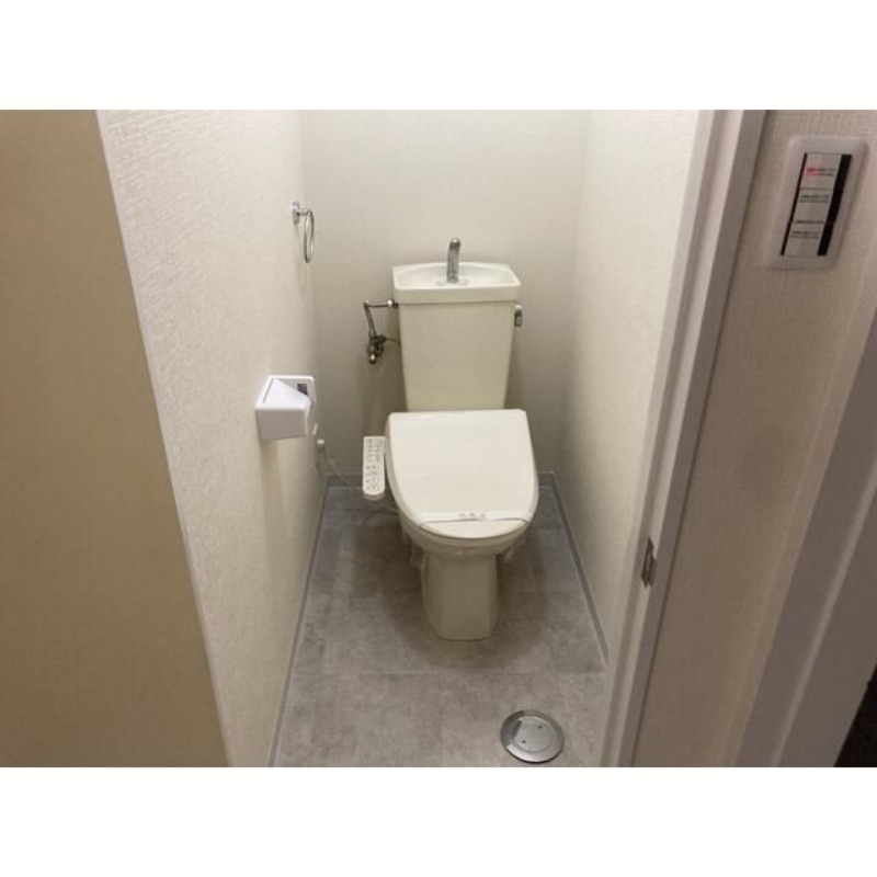 ＪＲ八高線 児玉駅 徒歩18分 3階建 築36年のトイレ写真
