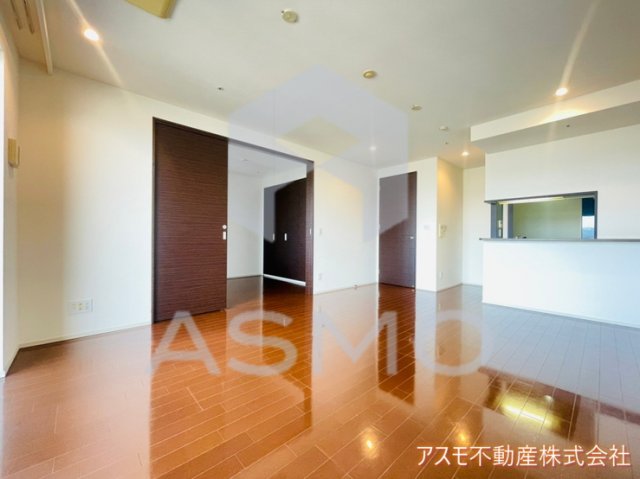 居室・リビング　同建物、参考写真