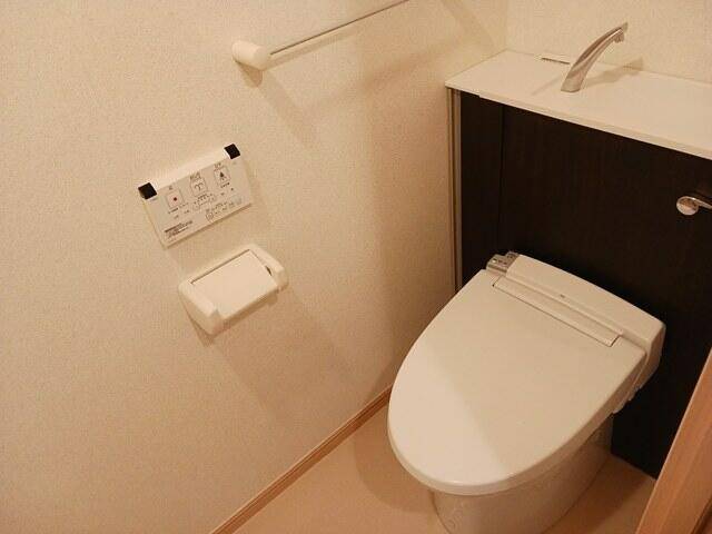 バルコニー　浴室乾燥機完備