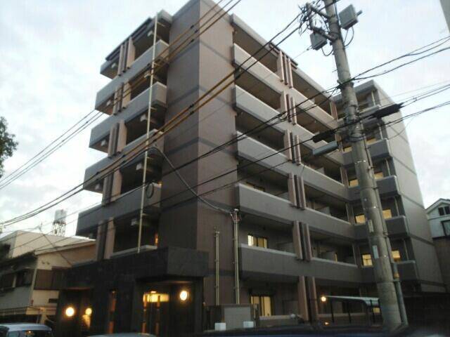 建物外観　外観タイル張りです
