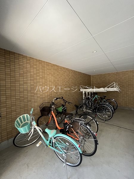 その他共有部分　駐輪場完備