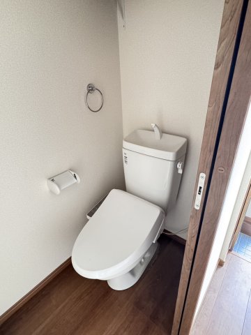 トイレ　※同建物の参考画像