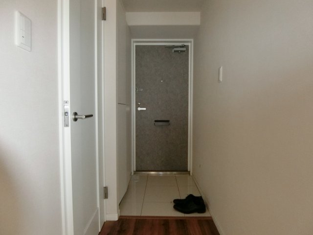 ロイヤルキャステージ恋ヶ窪の玄関写真