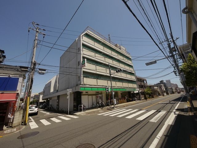 建物外観　♪重厚感ある建物です♪