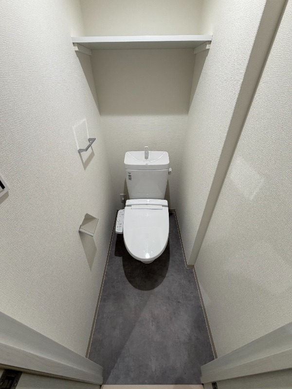 地下鉄千日前線 新深江駅 徒歩7分 4階建 築1年のトイレ写真