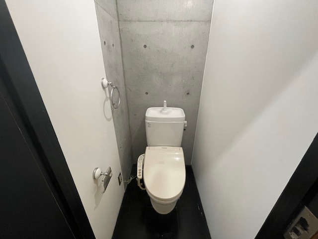 トイレ　※同施工会社のイメージ写真※