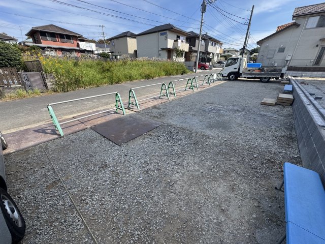 駐車場　※建築中の写真です。