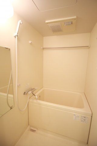 バス・シャワールーム　（別タイプ参考写真）グランティアラ駒込　北区中里３
