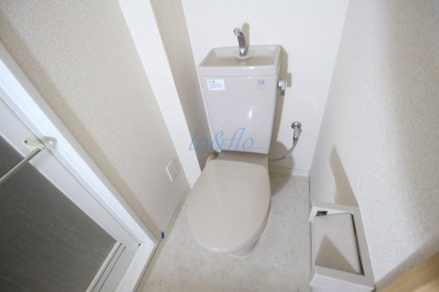 東急東横線 元住吉駅 徒歩12分 8階建 築22年のトイレ写真