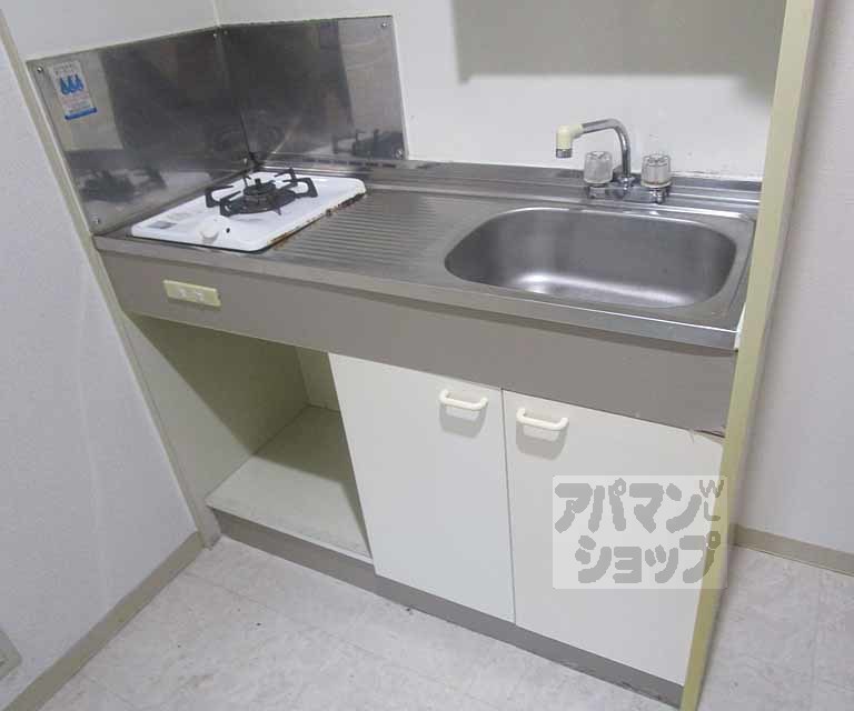 キッチン　１０１号室の写真です。