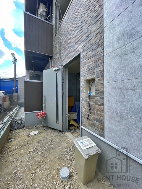 エントランス　外観（建築中）