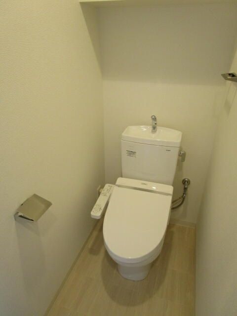 ＪＲ中央線 高円寺駅 徒歩10分 5階建 築11年のトイレ写真