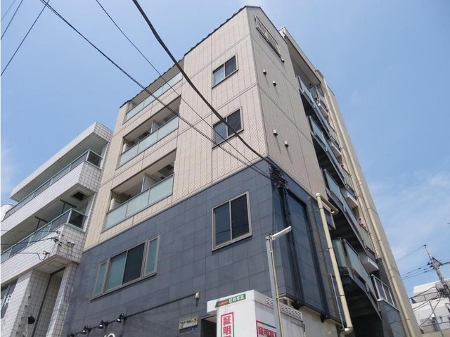 建物外観　６階建ての賃貸マンション