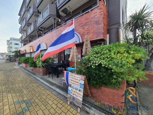 飲食店　タイ料理トムヤムクン（飲食店）まで444m