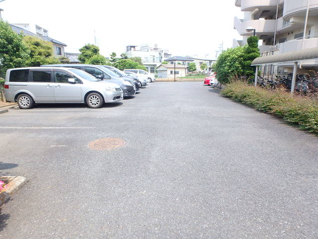 駐車場　駐車場